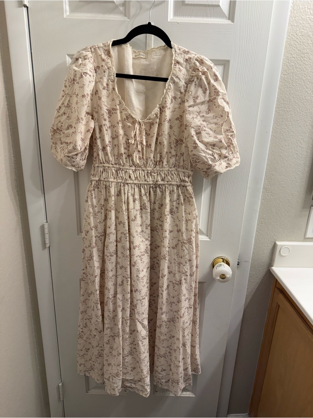EUC Neuflora Cottonwood Dress Medium pink Floral Midi Dress Cream cotton - Picture 2 of 3